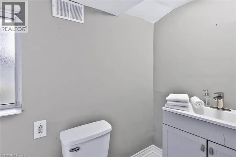 276 DALHOUSIE Street — photo 15 of 32