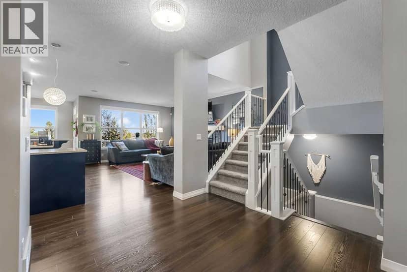 128 Ridge View Close — photo 9 of 40