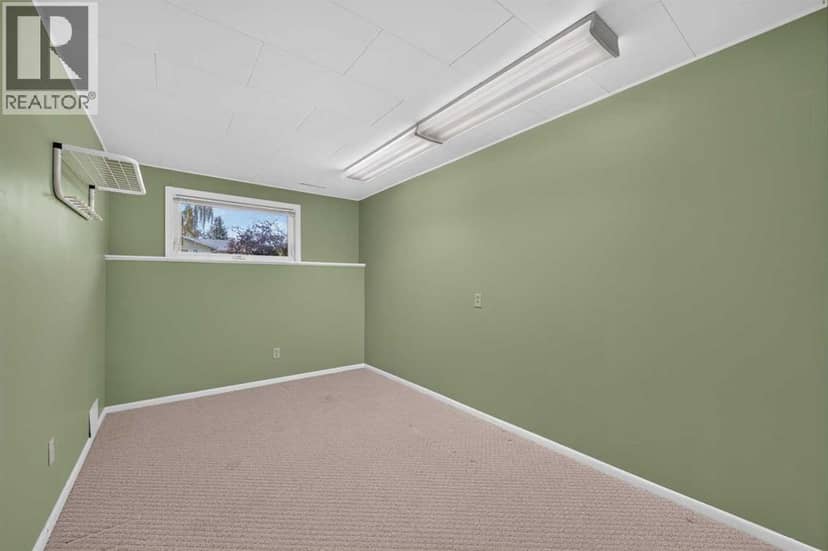 637 Willowburn Crescent SE — photo 34 of 40