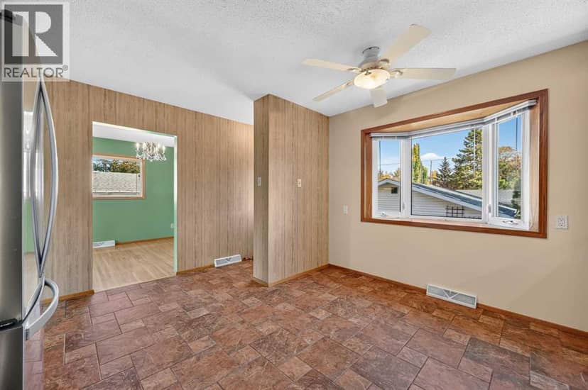 637 Willowburn Crescent SE — photo 18 of 40