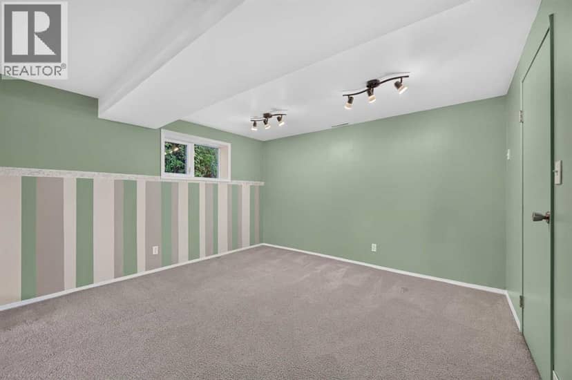 637 Willowburn Crescent SE — photo 32 of 40