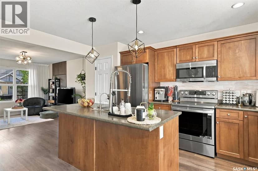 215 Coad MANOR, Saskatoon, photo 6