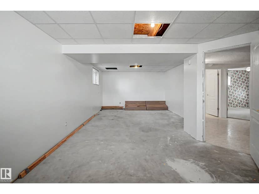 18411 77 AV NW — photo 33 of 38