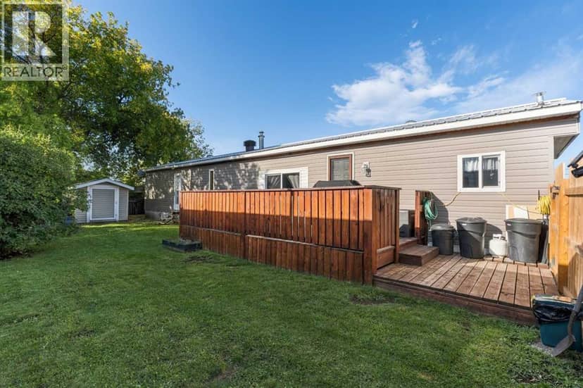 41 Hillpark Trailer Court, Whitecourt, photo 2