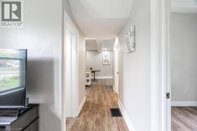 354 SPRUCE Street — photo 14 of 40