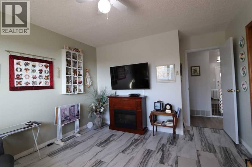 5115 42 Street — photo 14 of 39