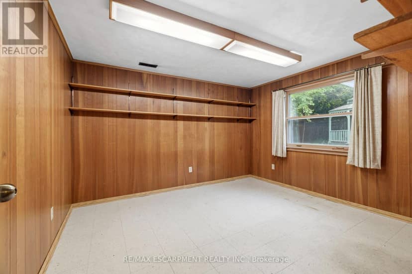 99 Runnymede Crescent — photo 23 of 33