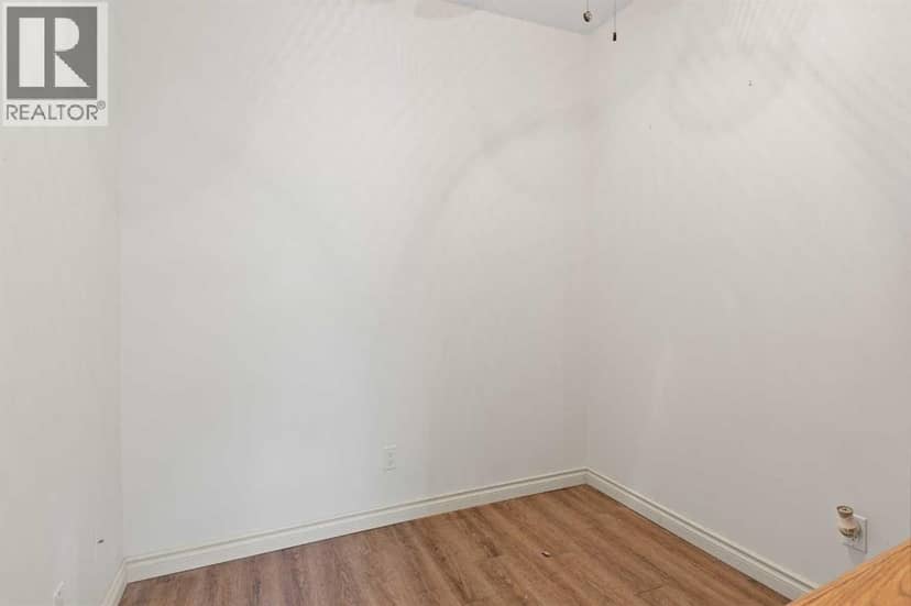 405 Sunvale Crescent NE — photo 10 of 18