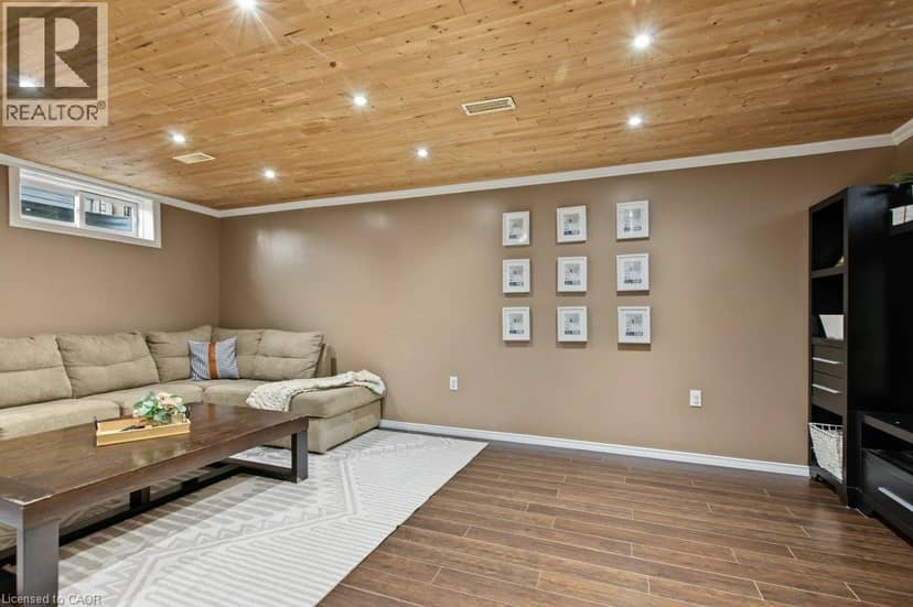 347 BANKSIDE Drive — photo 21 of 32