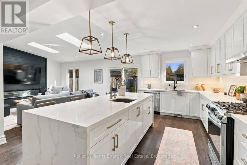 801 Greenbriar Drive — photo 10 of 40