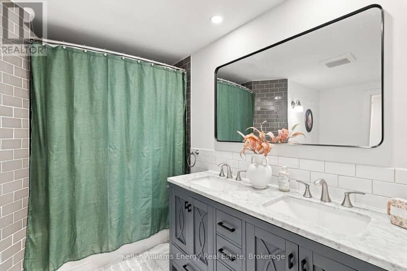 801 Greenbriar Drive — photo 25 of 40