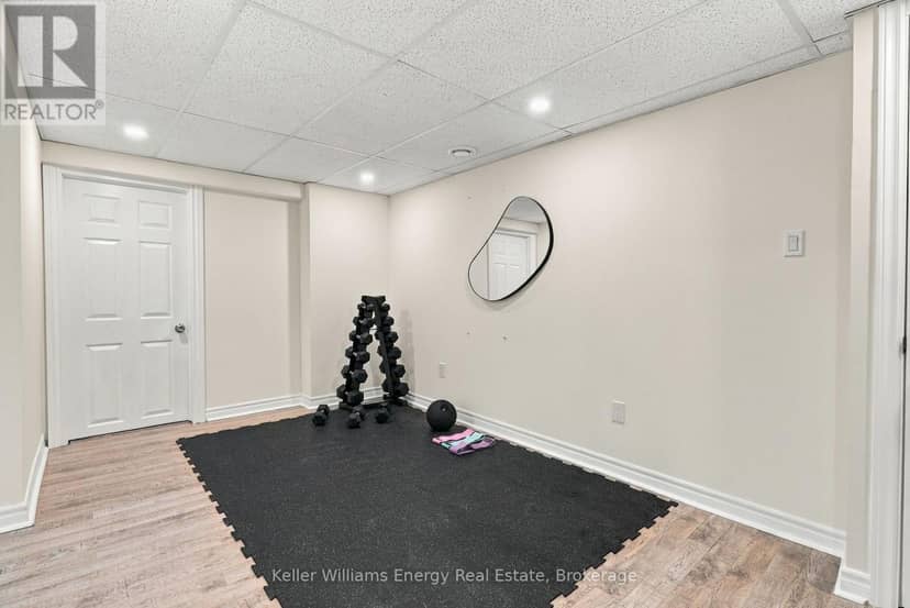 801 Greenbriar Drive — photo 37 of 40