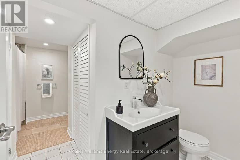 801 Greenbriar Drive — photo 39 of 40