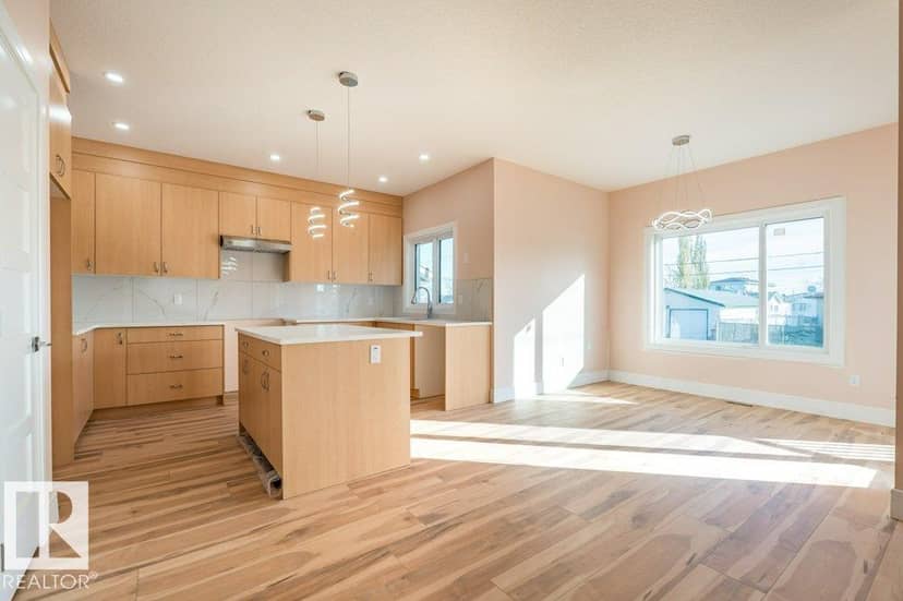 5023 48 AV — photo 16 of 40