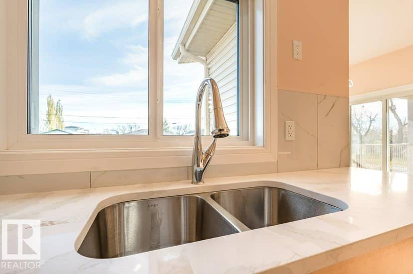 5023 48 AV — photo 19 of 40