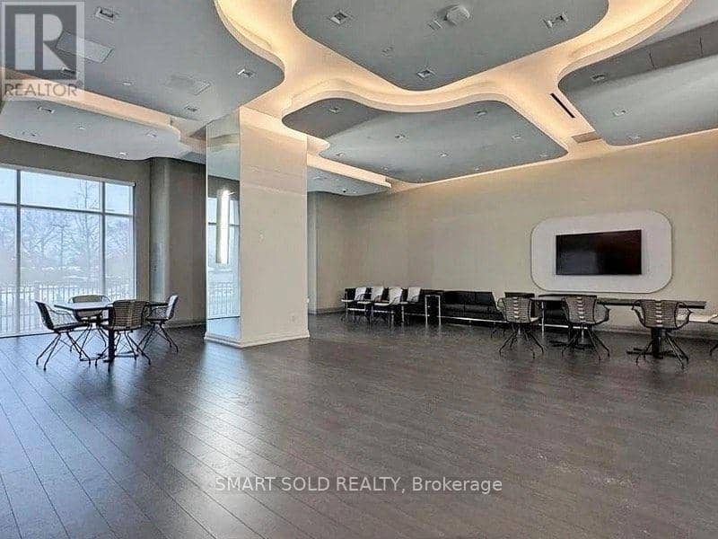 329 - 20 Meadowglen Place — photo 12 of 40