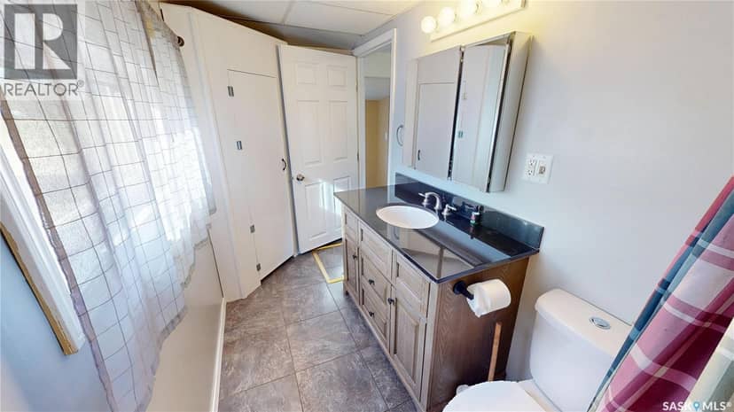 106 Alexander STREET — photo 17 of 36