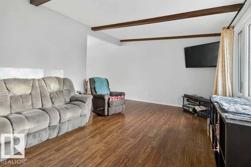 9120 92 AV — photo 11 of 40