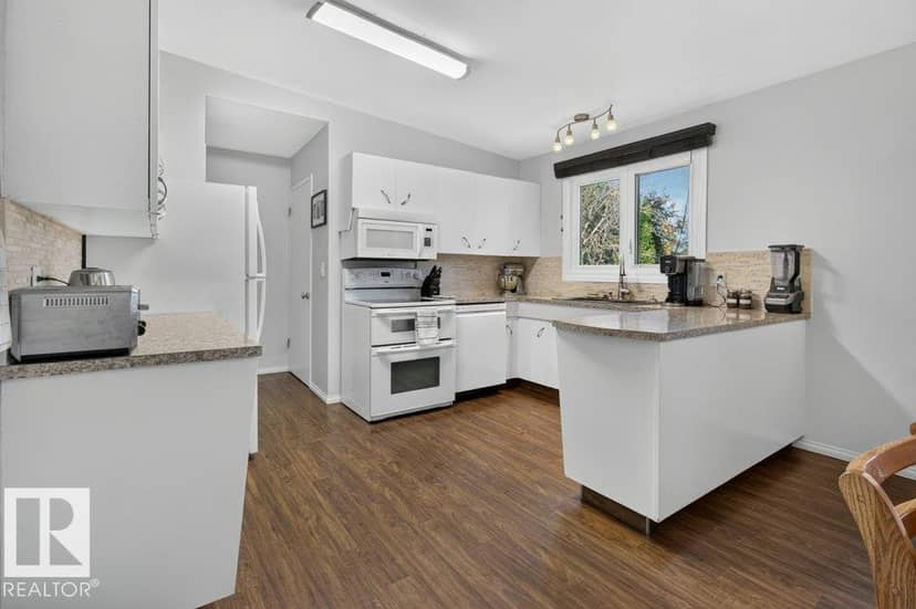 9120 92 AV — photo 18 of 40