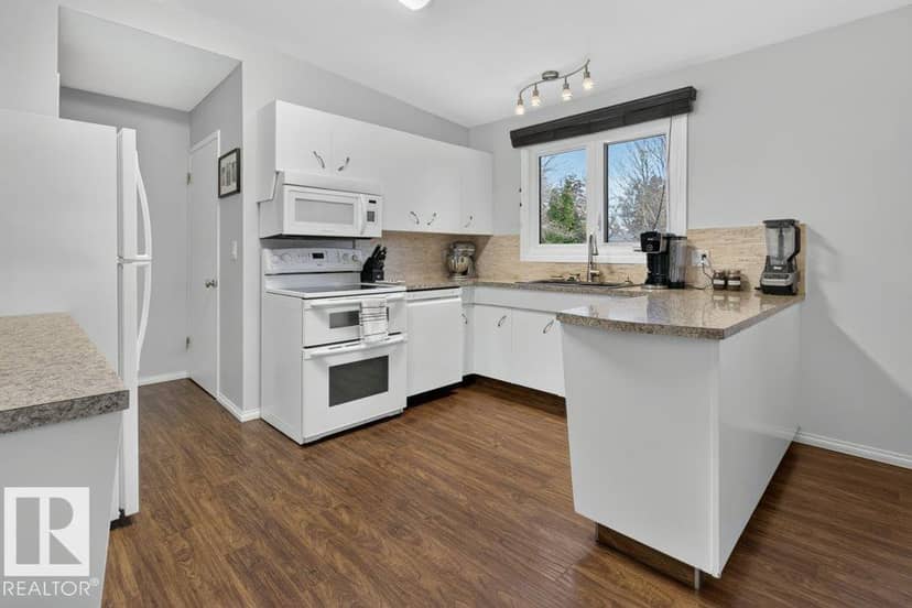 9120 92 AV — photo 19 of 40