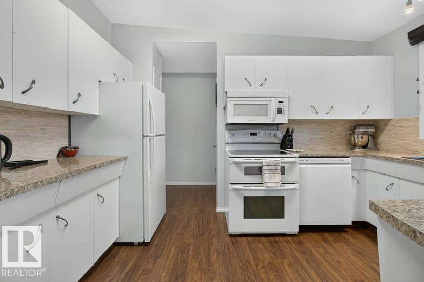 9120 92 AV — photo 20 of 40