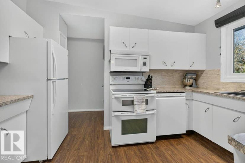 9120 92 AV — photo 21 of 40
