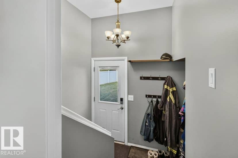 9120 92 AV — photo 37 of 40