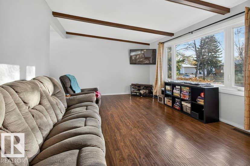 9120 92 AV — photo 9 of 40
