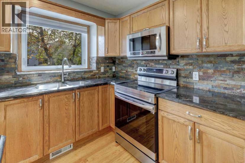 212 Riverview Close SE, Calgary, photo 7