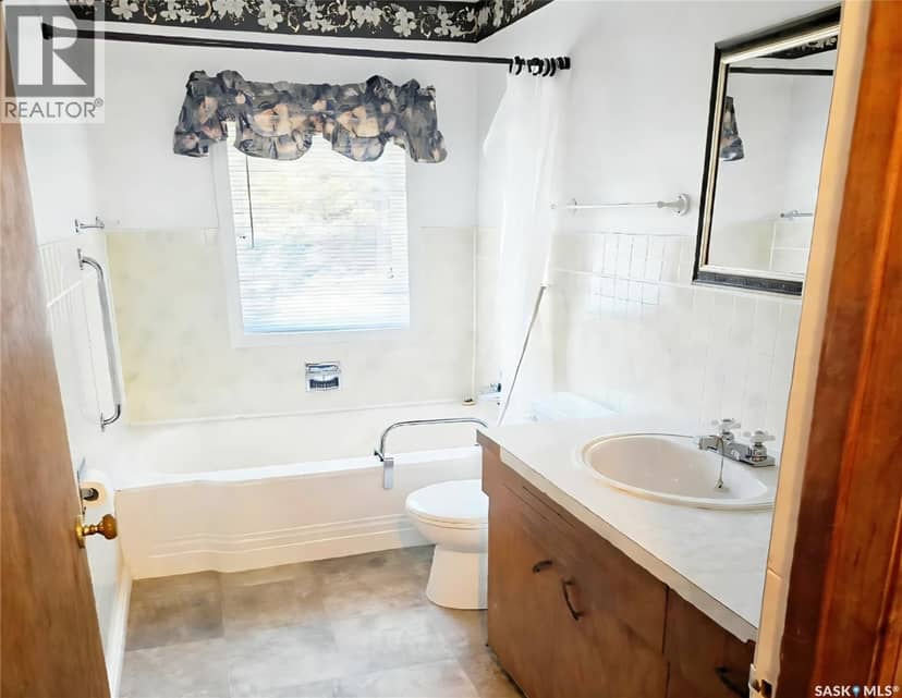 805 4th STREET E, Prince Albert, photo 5