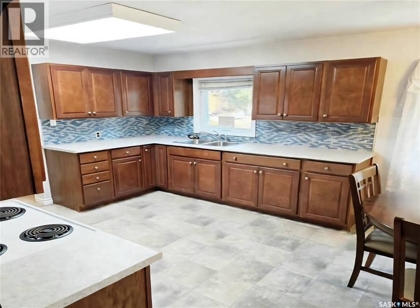 805 4th STREET E, Prince Albert, photo 4