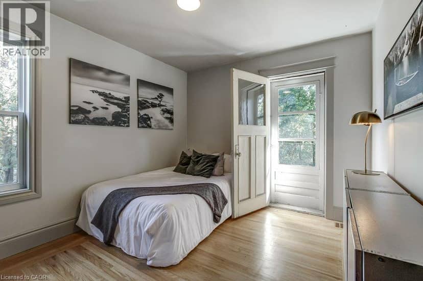 43 ROSSLYN Avenue S — photo 23 of 40