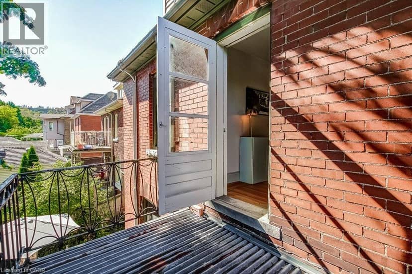 43 ROSSLYN Avenue S — photo 24 of 40