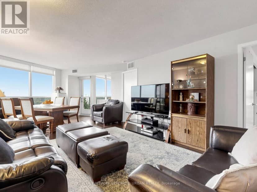 1009 - 219 Fort York Boulevard — photo 10 of 36