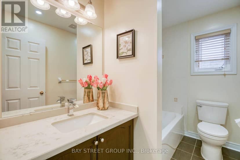 82 Prince Of Wales Drive — photo 32 of 37