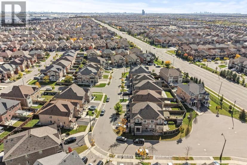 52 Bernadino Street, Brampton, photo 3