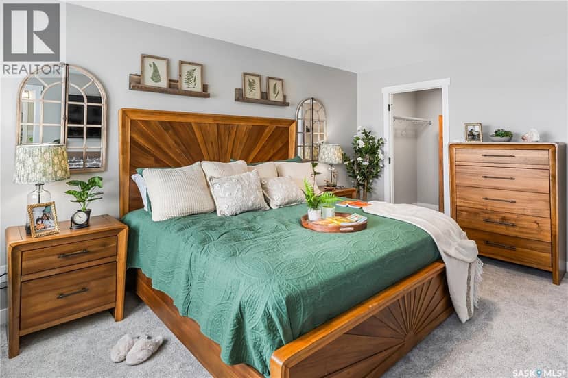 922 Yuel BEND — photo 36 of 40