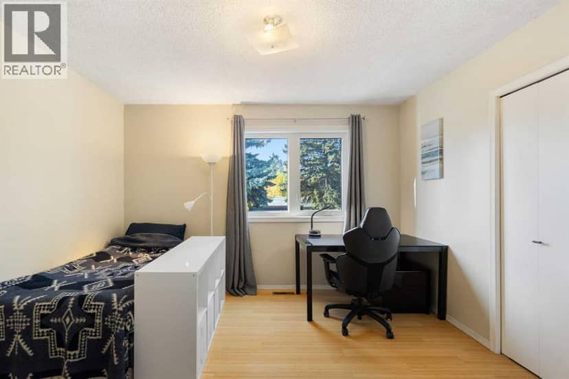 6907 6 Street SW — photo 18 of 40