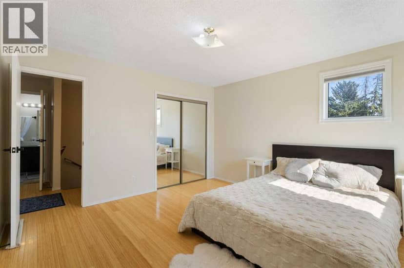 6907 6 Street SW — photo 16 of 40