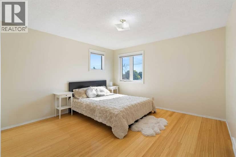 6907 6 Street SW — photo 15 of 40