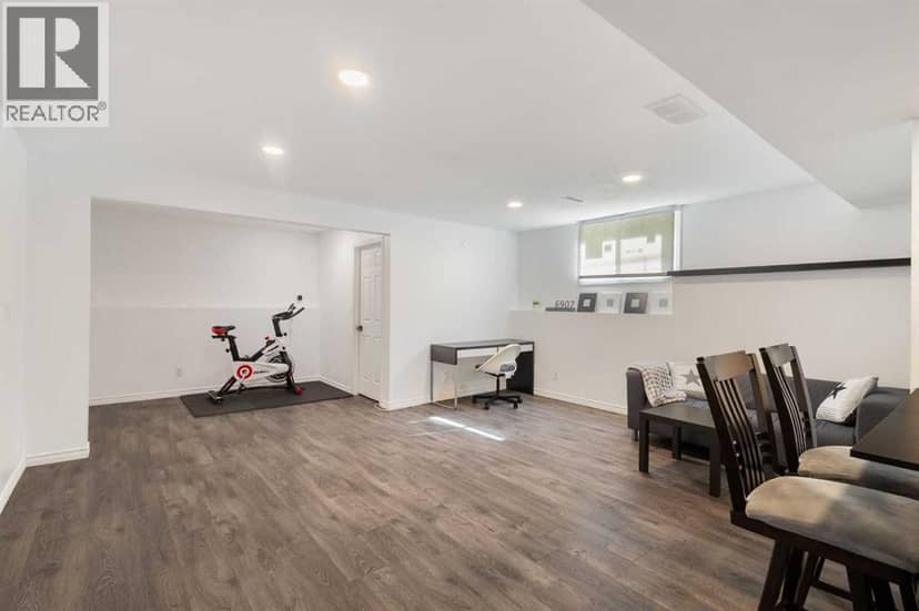 6907 6 Street SW — photo 23 of 40