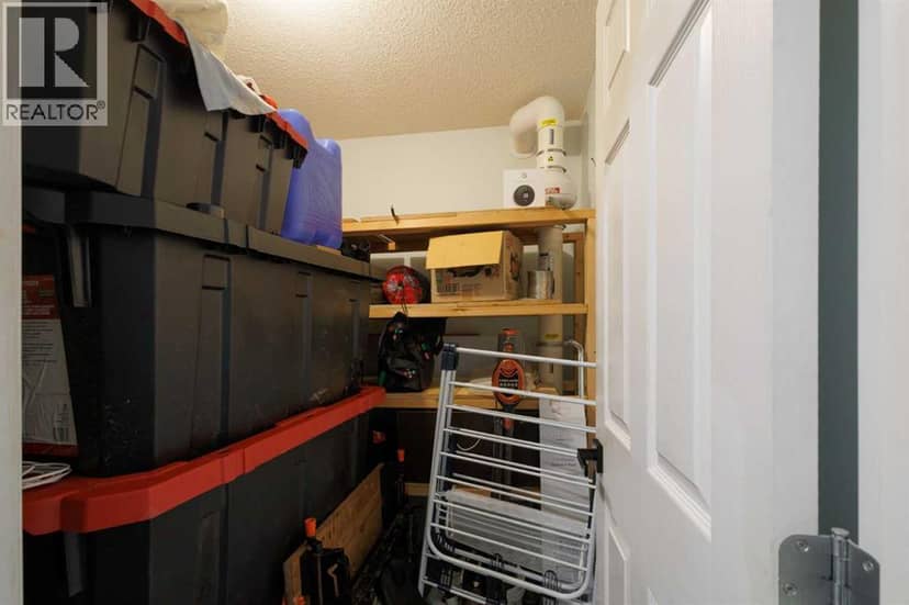 6907 6 Street SW — photo 34 of 40