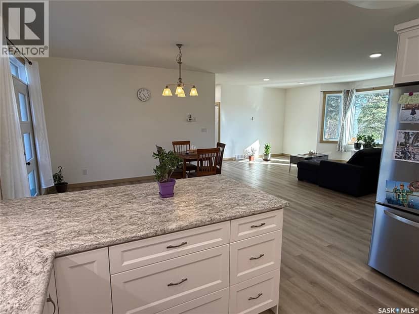 108 Central AVENUE — photo 11 of 28
