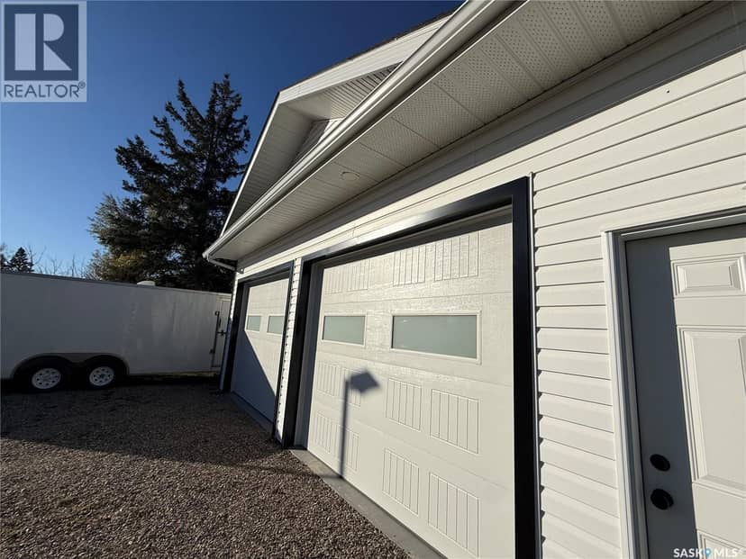 108 Central AVENUE — photo 2 of 28
