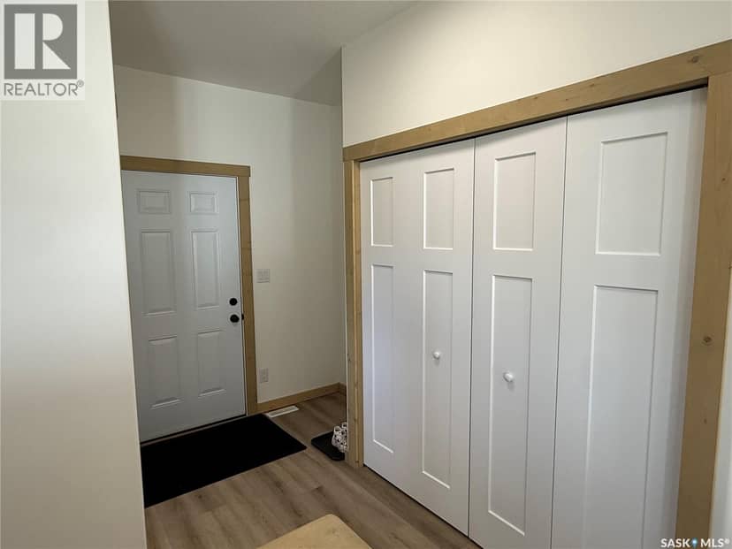 108 Central AVENUE — photo 4 of 28