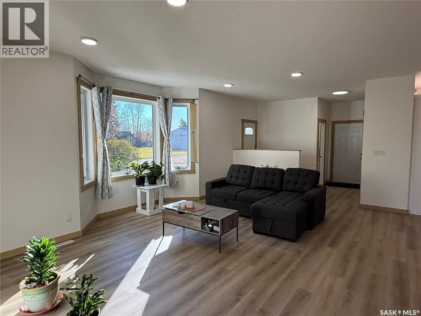 108 Central AVENUE — photo 7 of 28