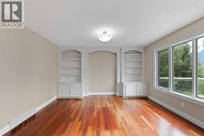 199 Hamptons Terrace NW — photo 19 of 40