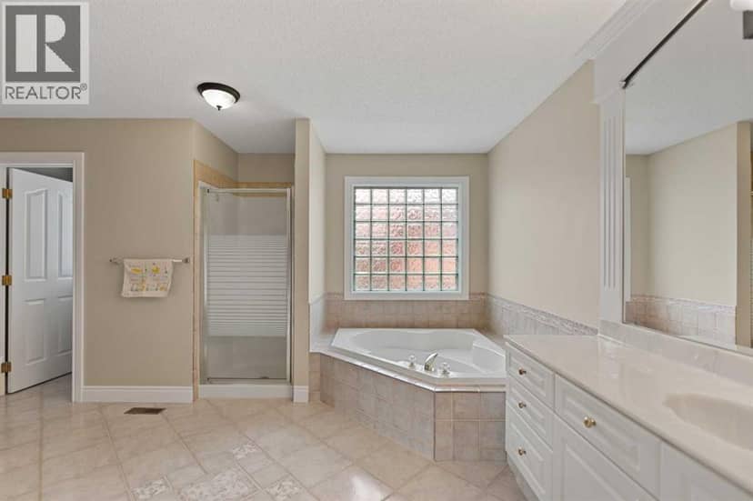 199 Hamptons Terrace NW — photo 36 of 40