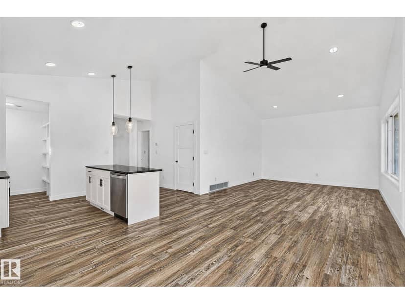 4804 53 AV — photo 11 of 30