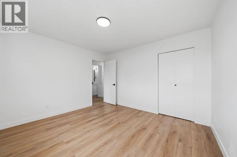 4123 30 Avenue SE — photo 15 of 40